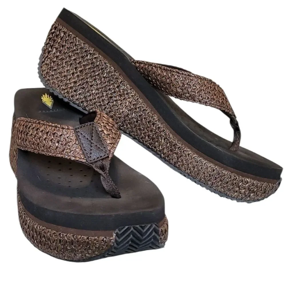 Volatile brown Island Wedge Sandal